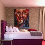 Axel Boutique Jacuzzi & Sauna