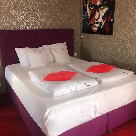 Bed and breakfast Axel Boutique Jacuzzi & Sauna 4*