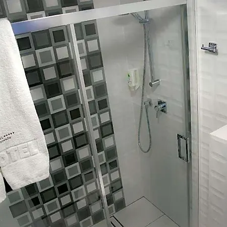 Axel Boutique Jacuzzi & Sauna Bed and breakfast 4*