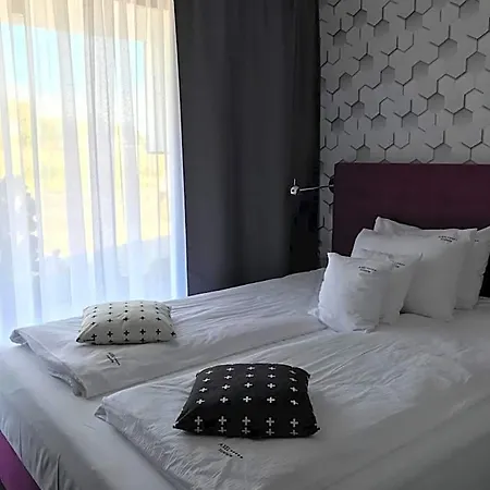 Axel Boutique Jacuzzi & Sauna 4*