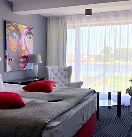 Axel Boutique Jacuzzi & Sauna 4*