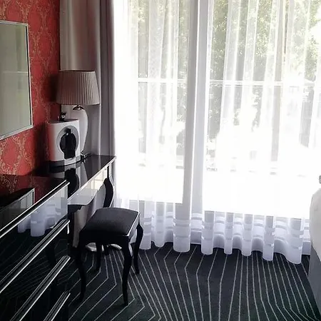 Axel Boutique Jacuzzi & Sauna Bed and breakfast