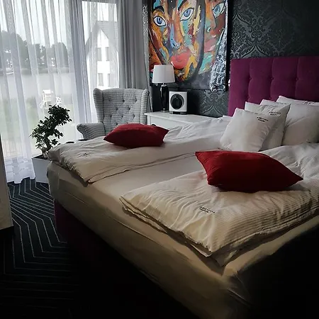 Axel Boutique Jacuzzi & Sauna 4*