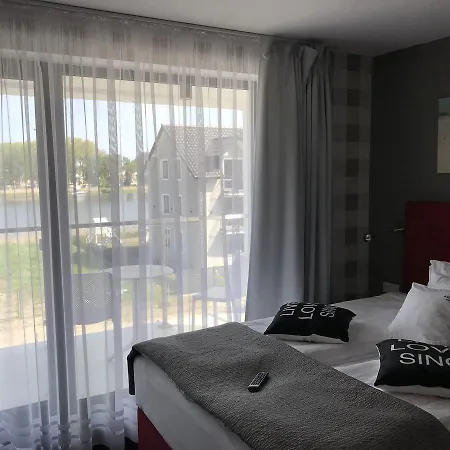 Axel Boutique Jacuzzi & Sauna 4*
