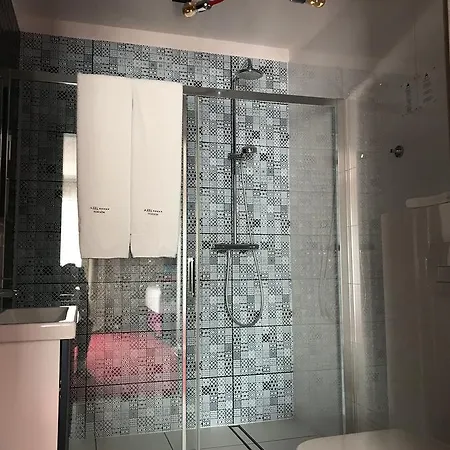 Axel Boutique Jacuzzi & Sauna B&B