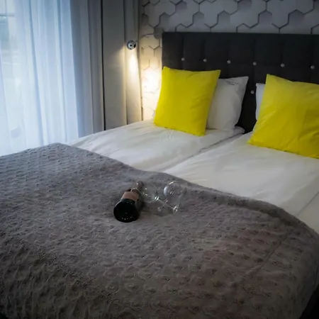 Axel Boutique Jacuzzi & Sauna 4*