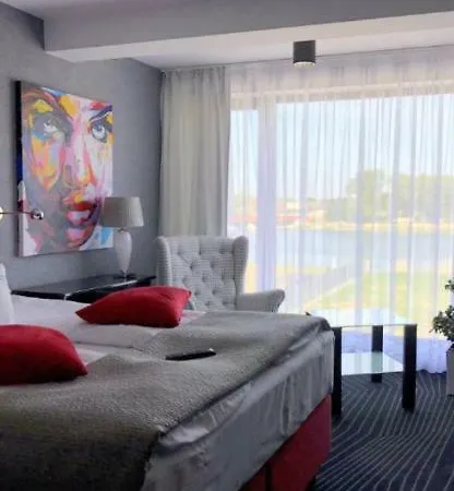 Axel Boutique Jacuzzi & Sauna Bed & Breakfast 4*