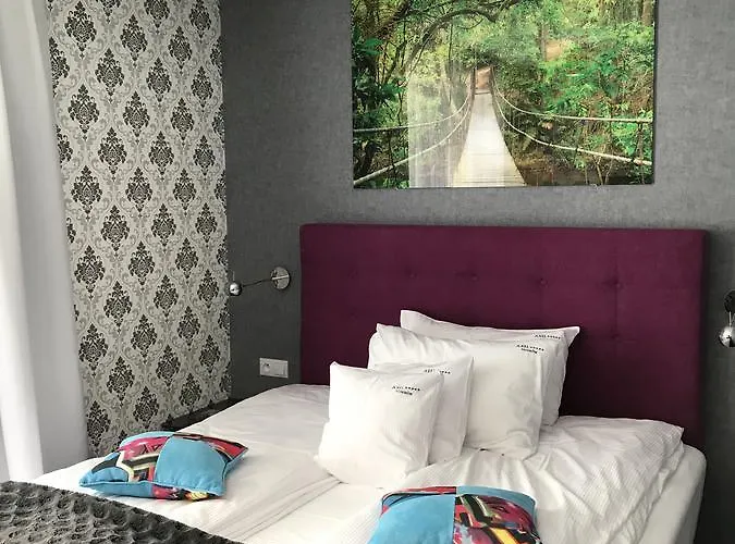 Axel Boutique Jacuzzi & Sauna Couette-café