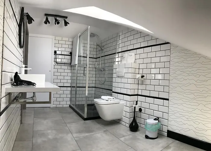 Axel Boutique Jacuzzi & Sauna 3* Дзивнув