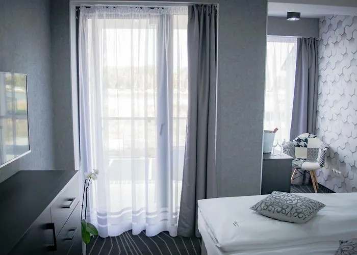 Axel Boutique Jacuzzi & Sauna Couette-café